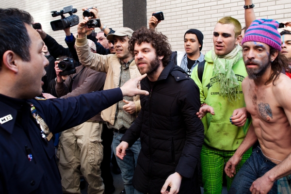 Newyorská policie zatkla desítky demonstrantů z hnutí Okupujte.
