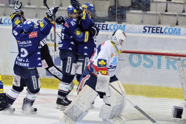 Vítkovice si vynutily sedmý zápas, Pardubice deklasovaly 6:1.