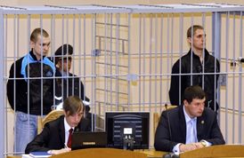 Dzmitryj Kanavalav a Uladzislav Kavaljov byli loni v listopadu odsouzeni k trestu smrti za atentát v Minsku.