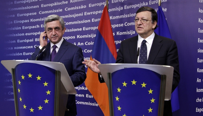 Šéf Evropské komise Jose Manuel Barroso (vpravo)