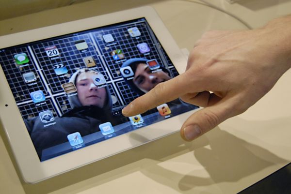 Novinka Applu iPad 3 byla během dne uvedení vyprodána na mnoha místech v Česku.