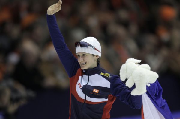 Rychlobruslařka Martina Sábliková se po zisku dvou zlatých medailí z mistrovství světa v Heerenveenu a vydařené celé sezoně těší na prázdniny a volno. Rychlobruslařka Martina Sábliková se po zisku dvou zlatých medailí z mistrovství světa v Heerenveenu a vydařené celé sezoně těší na prázdniny a volno.