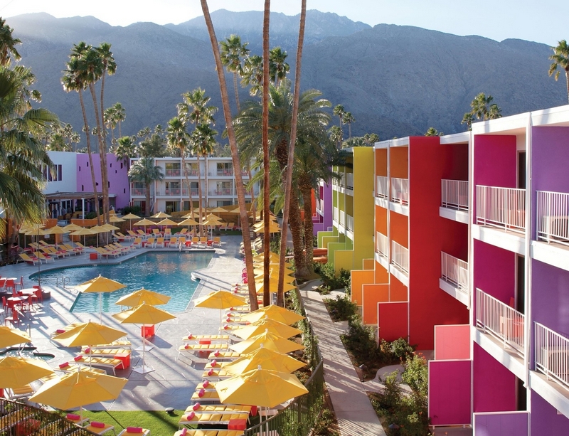 Výhled z balkonu arizonského hotelu Saguaro.