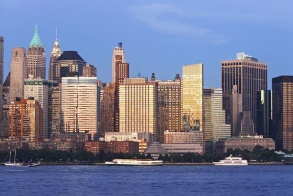 New York byl podle Economist Intelligence Unit nejlepším městem z hlediska konkureceschopnosti. Na snímku pohled od řeky Hudson na mrakodrapy na Manhattanu. New York byl podle Economist Intelligence Unit nejlepším městem z hlediska konkureceschopnosti. Na snímku pohled od řeky Hudson na mrakodrapy na Manhattanu.