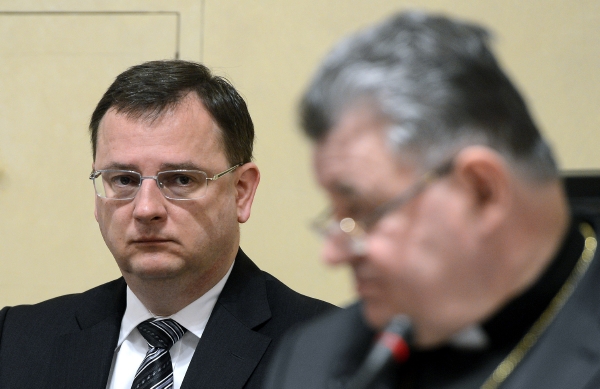 Církve by majetky získaly i bez restitucí, řekl premiér Petr Nečas. Na konferenci Církevní restituce - mýty a skutečnost vystoupil i kardinál Dominik Duka.