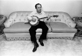Hudebník Earl Scruggs. 
