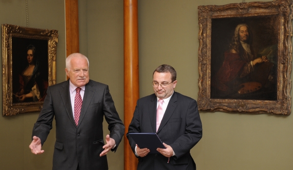 Václav Klaus přijal v pátek demisi ministra Dobeše. Václav Klaus přijal v pátek demisi ministra Dobeše.