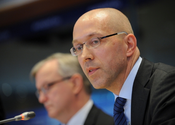 Jorg Asmussen. Jorg Asmussen.
