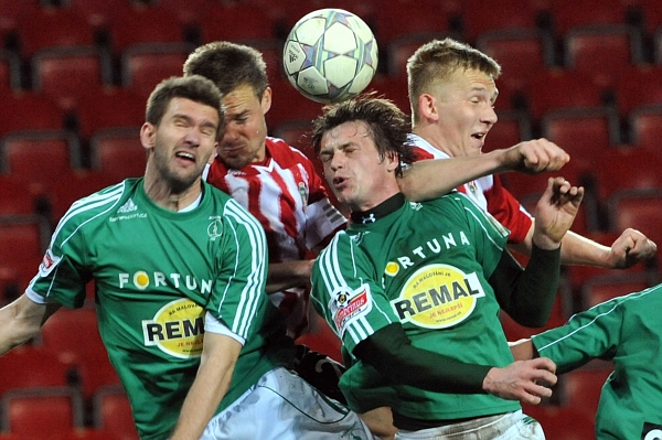 Momentka ze zápasu Bohemians 1905 s Viktorií Žižkov.