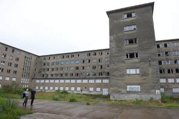 Za 2,75 milionu eur  vydražil jistý berlínský investor první blok bývalého nacistického rekreačního megakomplexu Prora na německém ostrově Rujana.