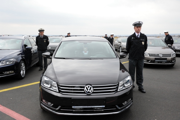 Dopravní policie převzala dvacítku nových passatů.