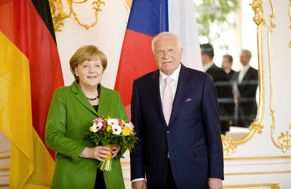 Angelu Merkelovou přijal na Pražském hradě prezident Václav Klaus.
