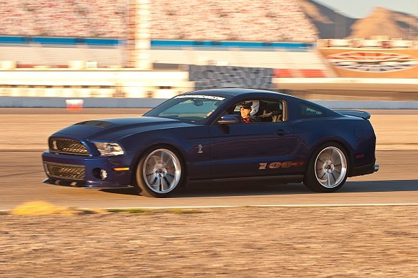 Shelby 1000, to je jedna z lahůdek newyorského autosalonu.
