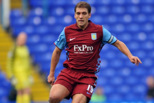 Fotbalista Aston Villy Stylian Petrov.