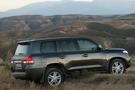 Nový Land Cruiser bude v pětimístné i sedmimístné verzi.