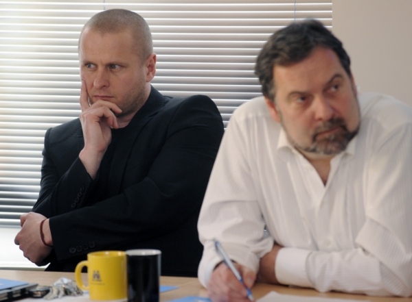 Místopředseda VV Tomáš Jarolím (vlevo) odejde z funkce, pokud straničtí ministři nepodají demisi.