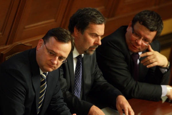 Petr Nečas a Radek John.