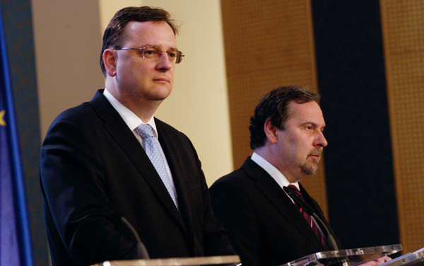 Premiér Petr Nečas a předseda Věcí veřejných Radek John.