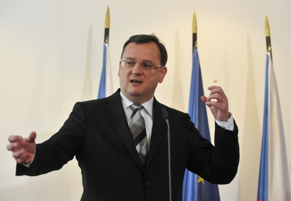 Schodek rozpočtu bude v příštím roce vyšší, připouští premiér Nečas.