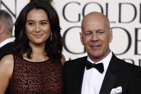 Bruce Willis s manželkou, modelkou Emmou Hemingovou. 