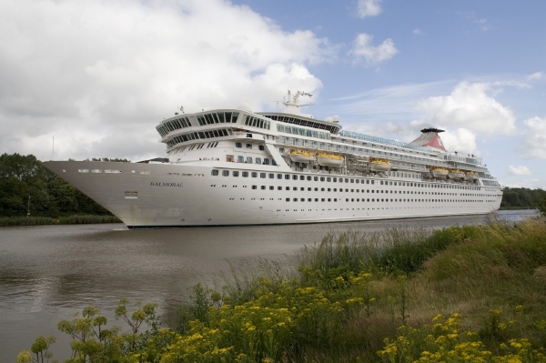 Loď MS Balmoral.