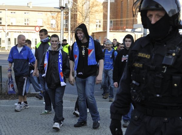 Fanoušci Baníku Ostrava (ilustrační foto). Fanoušci Baníku Ostrava (ilustrační foto).