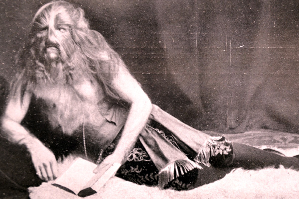 Lví muž Lionel, nová senzace jarní Prahy roku 1912. Lví muž Lionel, nová senzace jarní Prahy roku 1912.