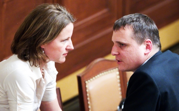 Karolína Peake a Vít Bárta. Karolína Peake a Vít Bárta.