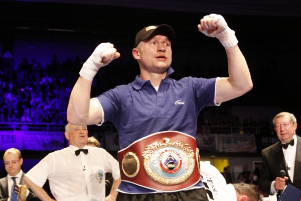 Lukáš Konečný po zápase s pásem mistra světa WBO.