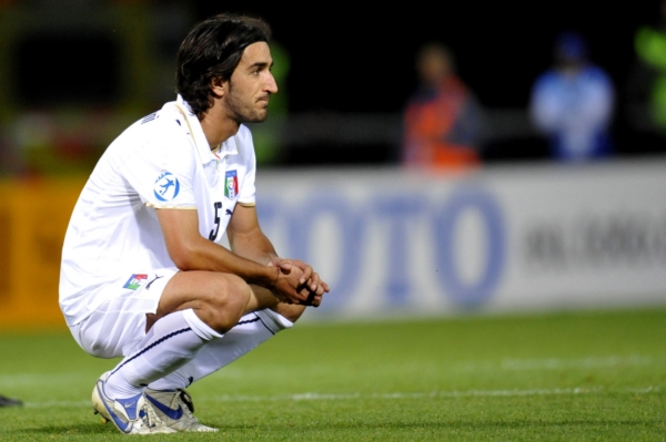 Piermario Morosini v dresu italské reprezentace do jednadvaceti let v roce 2009. Piermario Morosini v dresu italské reprezentace do jednadvaceti let v roce 2009.