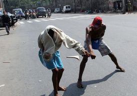 Potyčka mezi uživateli cracku v Rio de Janeiru.