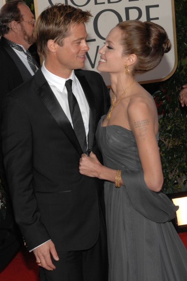 Pitt s Jolie při předávání Zlatých glóbů v lednu 2007. 