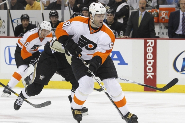 Jaromír Jágr je s Philadelphií jedinou výhru od vyřazení pittsburského rivala.