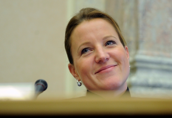 Karolína Peake rozpoutala nejnovější vládní krizi.