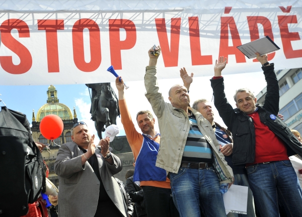 Momentka z protestu odpůrců vlády. Momentka z protestu odpůrců vlády.