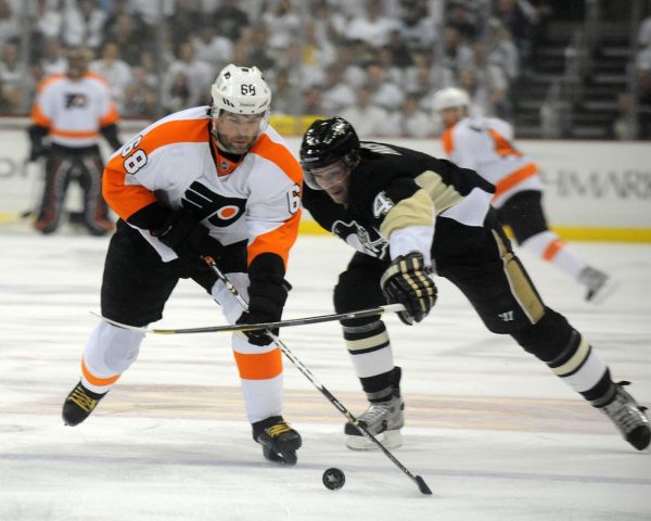 Jaromír Jágr v zápase s Penguins.