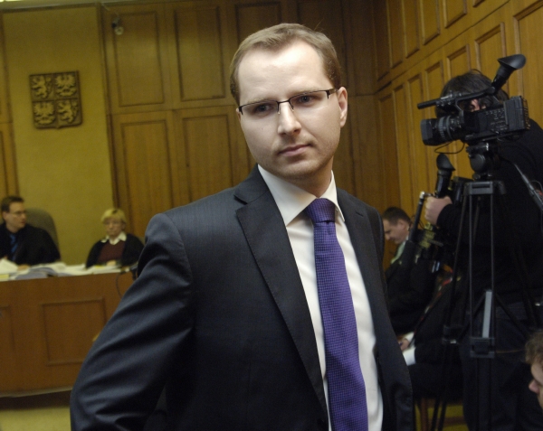 Radim Vysloužil se přidal ke Karolíně Peake.