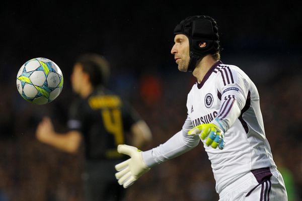 Gólman Chelsea Petr Čech.