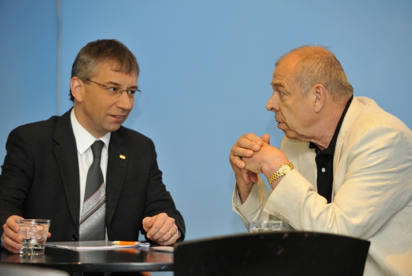 Drábek (vlevo) a Zavadil ve studiu ČT.