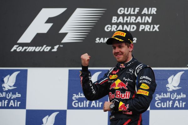 Šťastný Sebastian Vettel po výhře v Bahrajnu. Šťastný Sebastian Vettel po výhře v Bahrajnu.