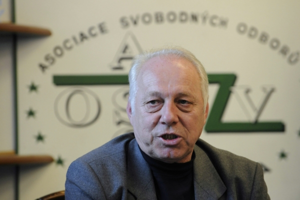 Předseda Asociace samostatných odborů Bohumír Dufek.
