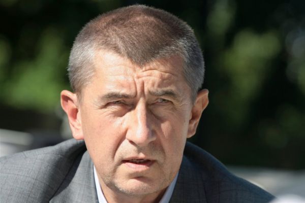 Antimonopolní úřad povolil Agrofertu miliardáře Adreje Babiše nákup United Bakeries. Některých pekáren se však bude muset Babiš vzdát. 