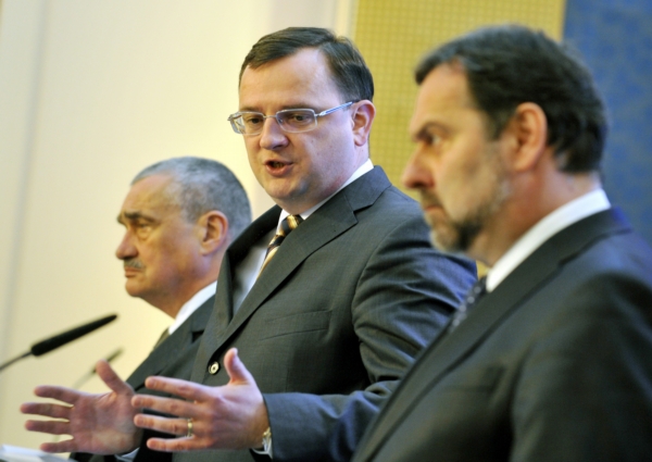 Karel Schwarzenberg, Petr Nečas a Radek John. Karel Schwarzenberg, Petr Nečas a Radek John.