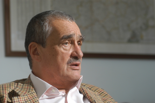 Předseda strany TOP 09 Karel Schwarzenberg. Předseda strany TOP 09 Karel Schwarzenberg.