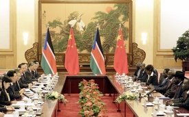 Jihosúdánská delegace v Pekingu.