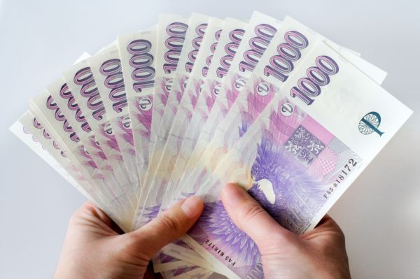 Rozdíly v platech v jednotlivých krajích ČR mohou činit až deset tisíc korun u stejné pozice.