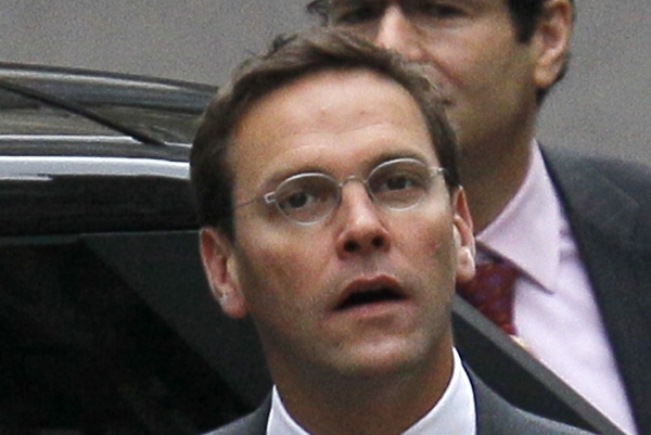 James Murdoch prý nemohl sledovat, co se v každém podniku děje. James Murdoch prý nemohl sledovat, co se v každém podniku děje.