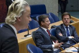 Předčasné volby budou následovat poté, co zkrachovala jednání o rozpočtových škrtech mezi menšinovým kabinetem a Wildersovou PVV.