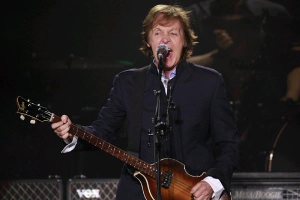 Vůdčí postava Beatles, Paul McCartney, je ve formě i dnes. Vůdčí postava Beatles, Paul McCartney, je ve formě i dnes.