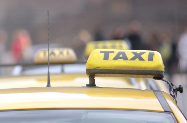 Taxikářovo tělo nalezli v kufru jeho auta (ilustrační foto). Taxikářovo tělo nalezli v kufru jeho auta (ilustrační foto).
